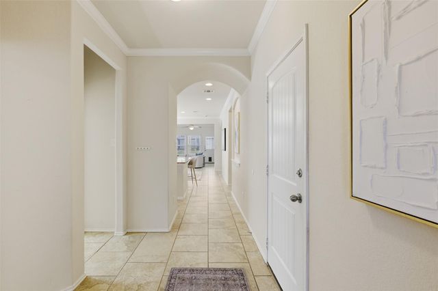 124 Golden Eagle LN, Leander, TX 78641