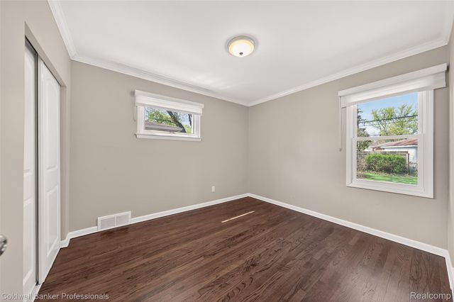 3050 Sylvan Drive, Royal Oak Charter Township, MI 48073