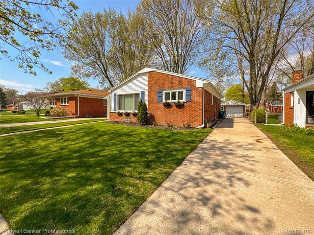 3050 Sylvan Drive, Royal Oak Charter Township, MI 48073