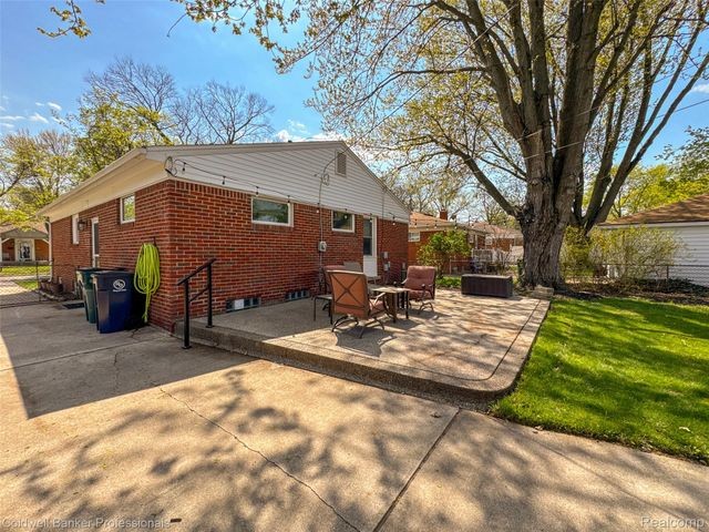 3050 Sylvan Drive, Royal Oak Charter Township, MI 48073