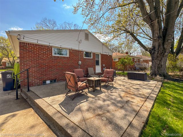 3050 Sylvan Drive, Royal Oak Charter Township, MI 48073