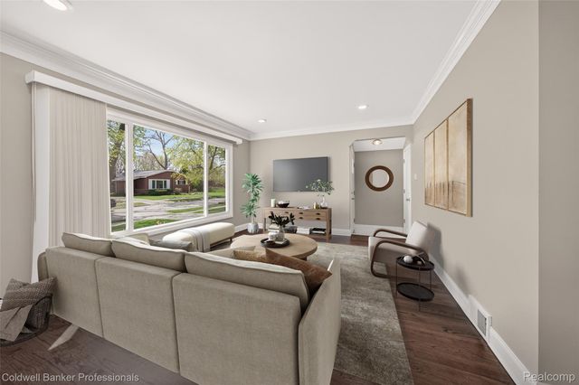 3050 Sylvan Drive, Royal Oak Charter Township, MI 48073
