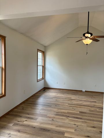 424 S Southgate Drive, Nixa, MO 65714