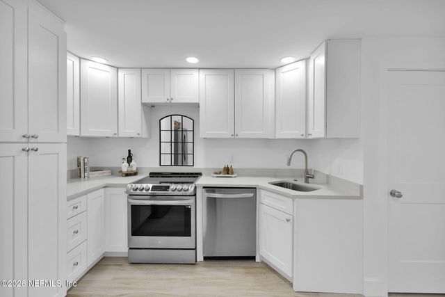 2100 OCEAN Drive 3E, Jacksonville Beach, FL 32250