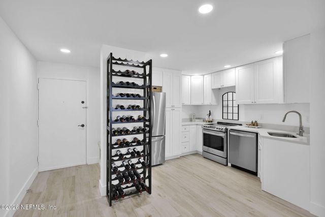 2100 OCEAN Drive 3E, Jacksonville Beach, FL 32250