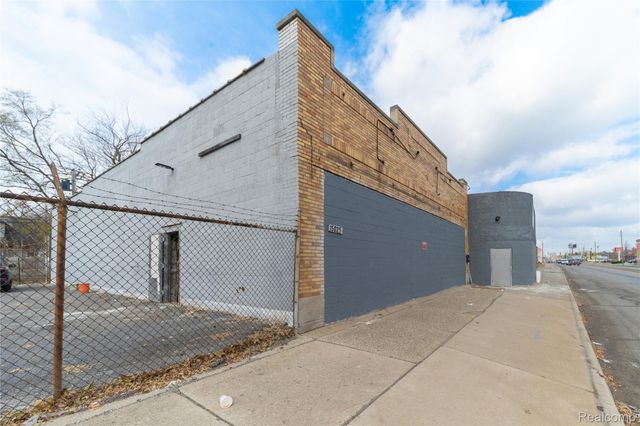 15031 Wyoming Avenue, Detroit, MI 48238