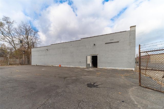 15031 Wyoming Avenue, Detroit, MI 48238