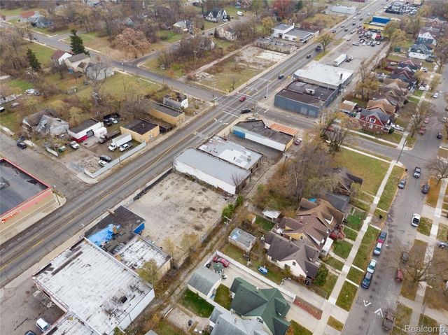 15031 Wyoming Avenue, Detroit, MI 48238