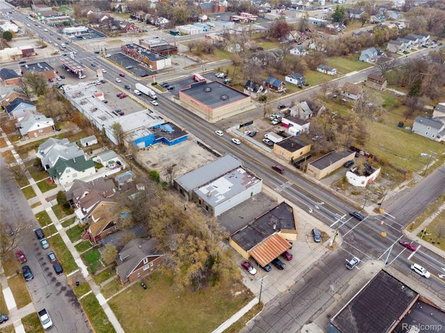 15031 Wyoming Avenue, Detroit, MI 48238
