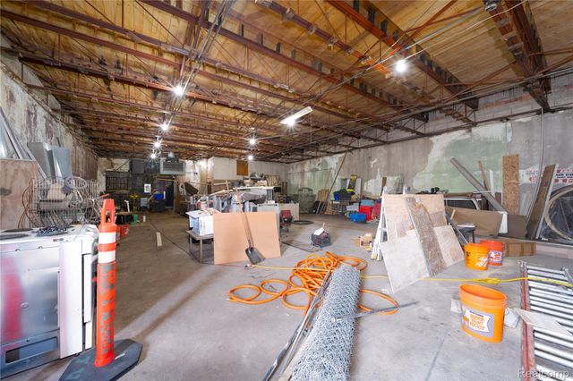 15031 Wyoming Avenue, Detroit, MI 48238