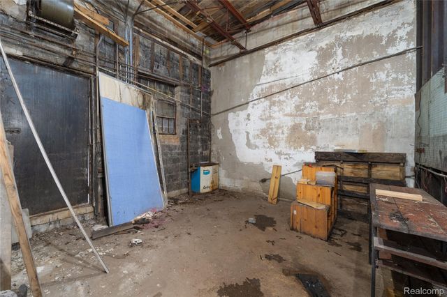 15031 Wyoming Avenue, Detroit, MI 48238