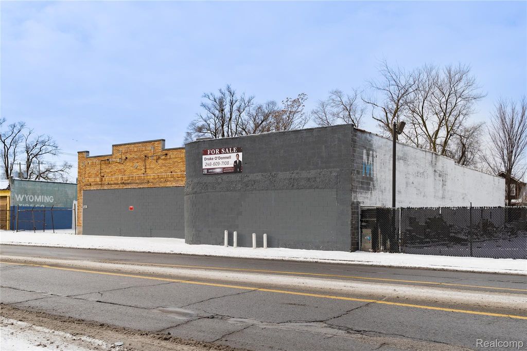 15031 Wyoming Avenue, Detroit, MI 48238
