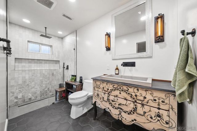 7009 Wyoming Ave, La Mesa, CA 91942