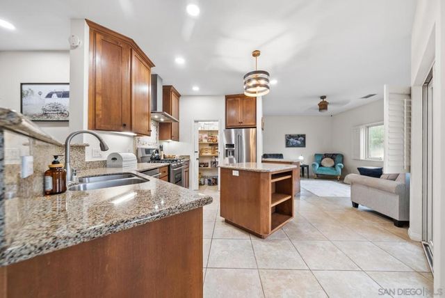 7009 Wyoming Ave, La Mesa, CA 91942