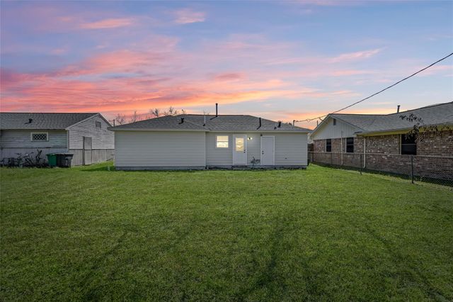 3214 Stallings Drive, Houston, TX 77088