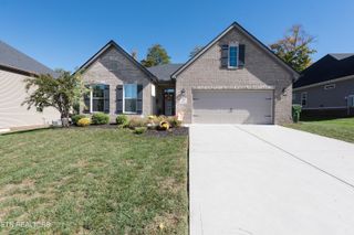 816 Copperwood Lane, Maryville, TN 37801