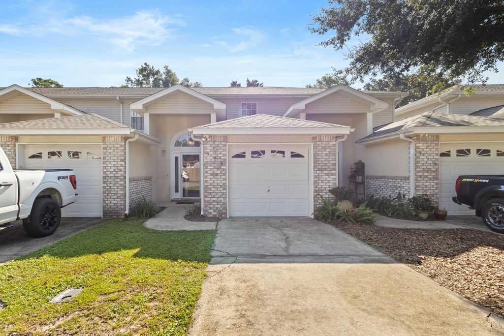 525 Taylor Circle, Fort Walton Beach, FL 32547