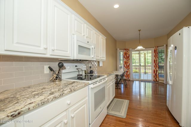 9904 Hazel Tree Dr, Louisville, KY 40291