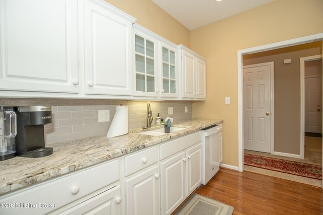 9904 Hazel Tree Dr, Louisville, KY 40291