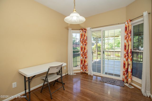 9904 Hazel Tree Dr, Louisville, KY 40291