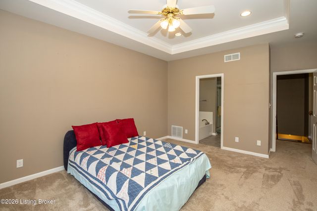 9904 Hazel Tree Dr, Louisville, KY 40291