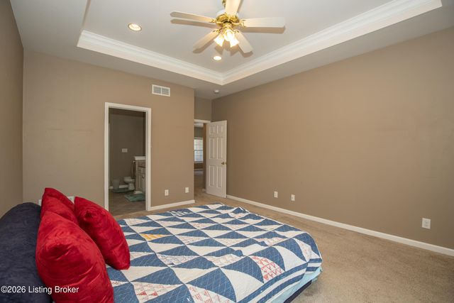 9904 Hazel Tree Dr, Louisville, KY 40291