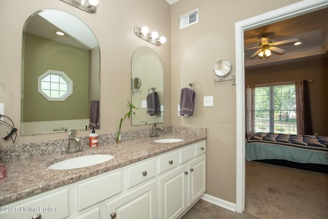 9904 Hazel Tree Dr, Louisville, KY 40291
