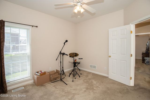 9904 Hazel Tree Dr, Louisville, KY 40291