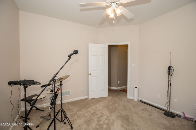 9904 Hazel Tree Dr, Louisville, KY 40291