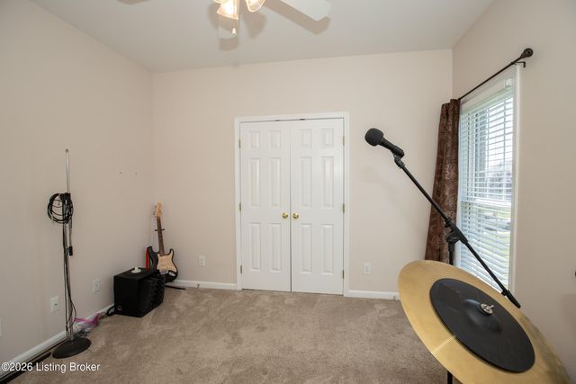 9904 Hazel Tree Dr, Louisville, KY 40291