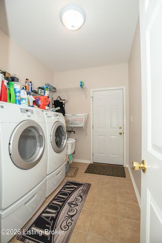9904 Hazel Tree Dr, Louisville, KY 40291