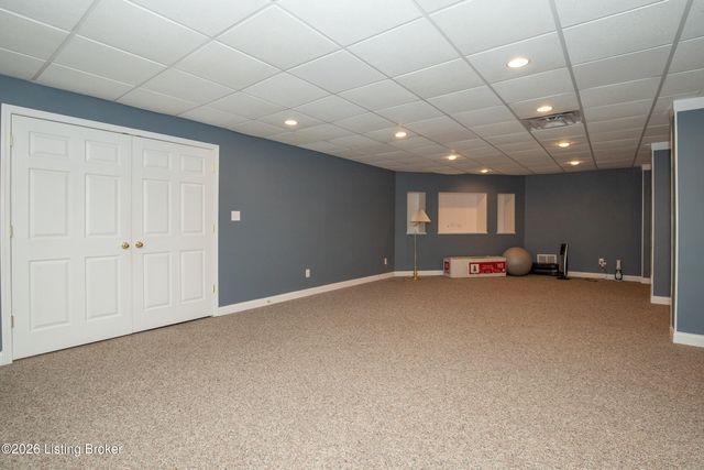 9904 Hazel Tree Dr, Louisville, KY 40291