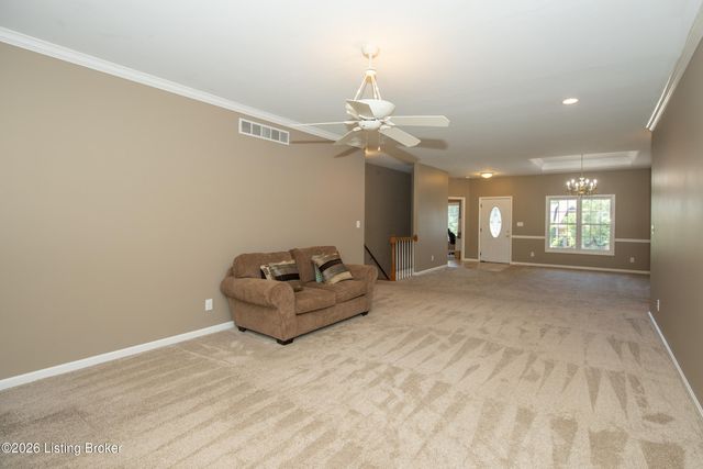 9904 Hazel Tree Dr, Louisville, KY 40291