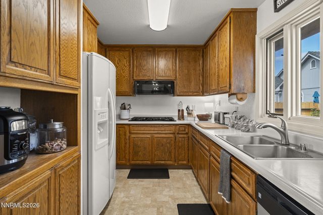 1700 Mackland Avenue, Minden, NV 89423