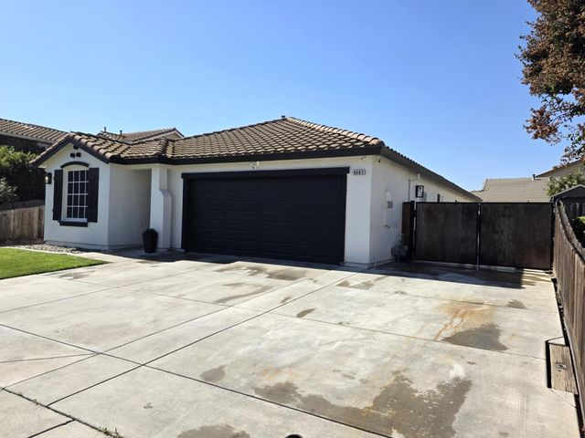5441 Antique Rose Way, Riverbank, CA 95367