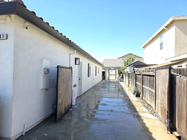 5441 Antique Rose Way, Riverbank, CA 95367