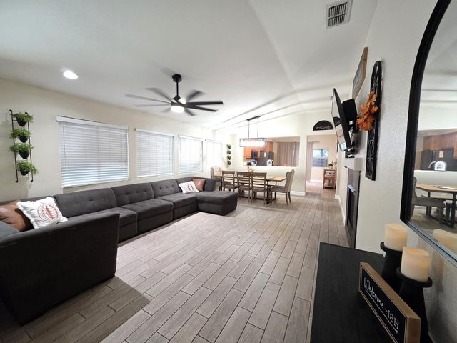 5441 Antique Rose Way, Riverbank, CA 95367