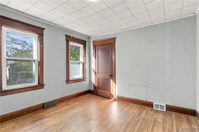 2410 Cleveland Avenue, Niagara Falls, NY 14305