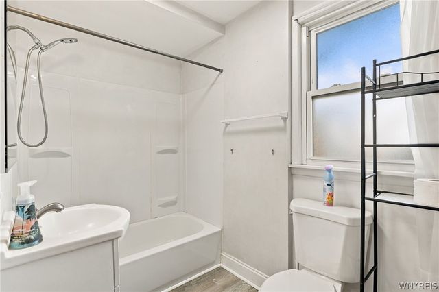 2410 Cleveland Avenue, Niagara Falls, NY 14305