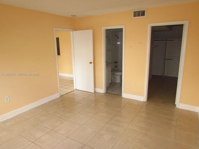 5100 SW 41st St 205, Pembroke Park, FL 33023