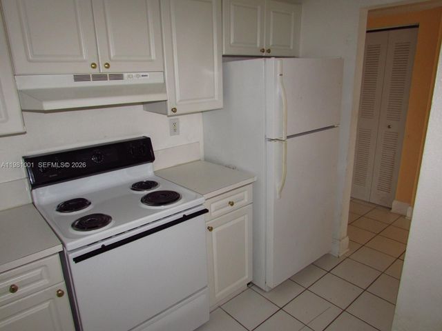 5100 SW 41st St 205, Pembroke Park, FL 33023