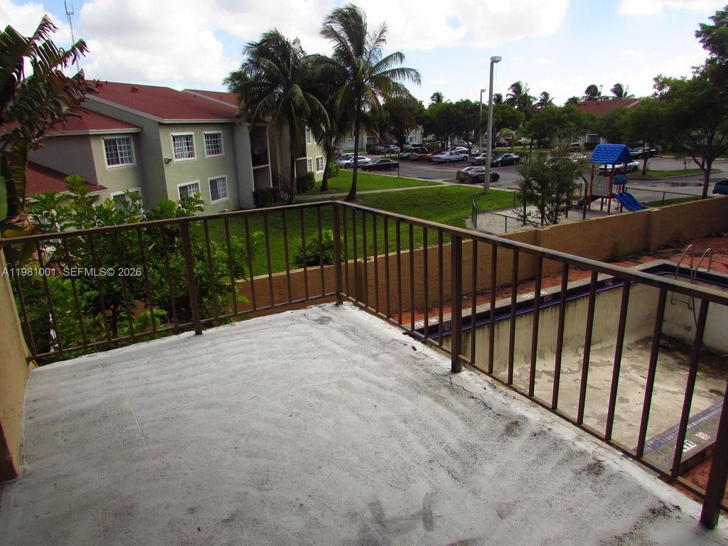 5100 SW 41st St 205, Pembroke Park, FL 33023