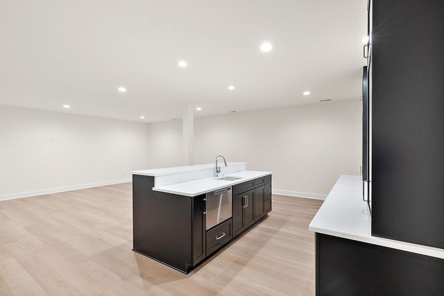 4182 Prescott Park Circle, West Bloomfield, MI 48323