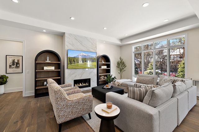 4182 Prescott Park Circle, West Bloomfield, MI 48323