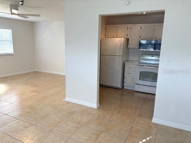 201 KINGS BOULEVARD 19, Sun City Center, FL 33573