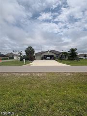 317 SW 26th AVE, Cape Coral, FL 33991