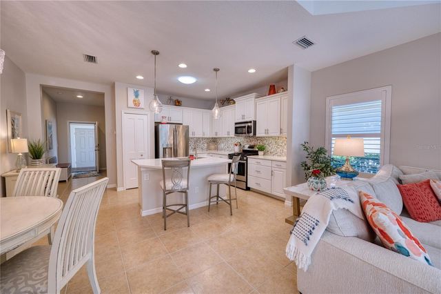 4882 MAYMONT PARK CIRCLE, Bradenton, FL 34203