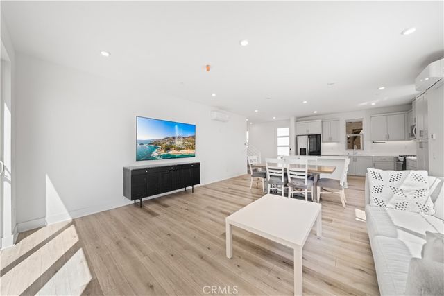 203 Lynx, Irvine, CA 92618