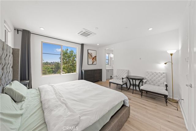 203 Lynx, Irvine, CA 92618