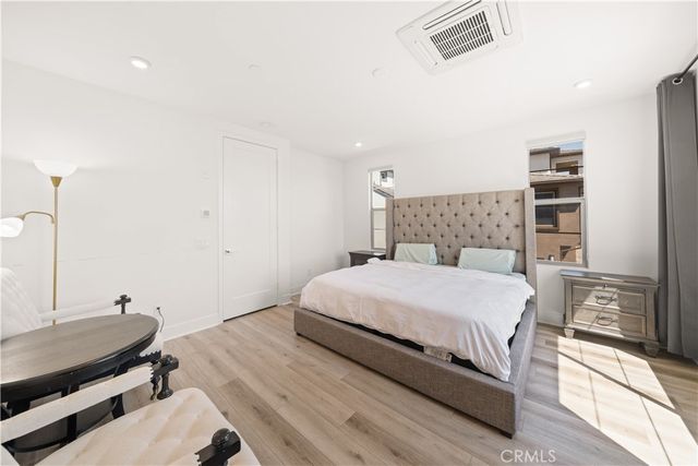 203 Lynx, Irvine, CA 92618